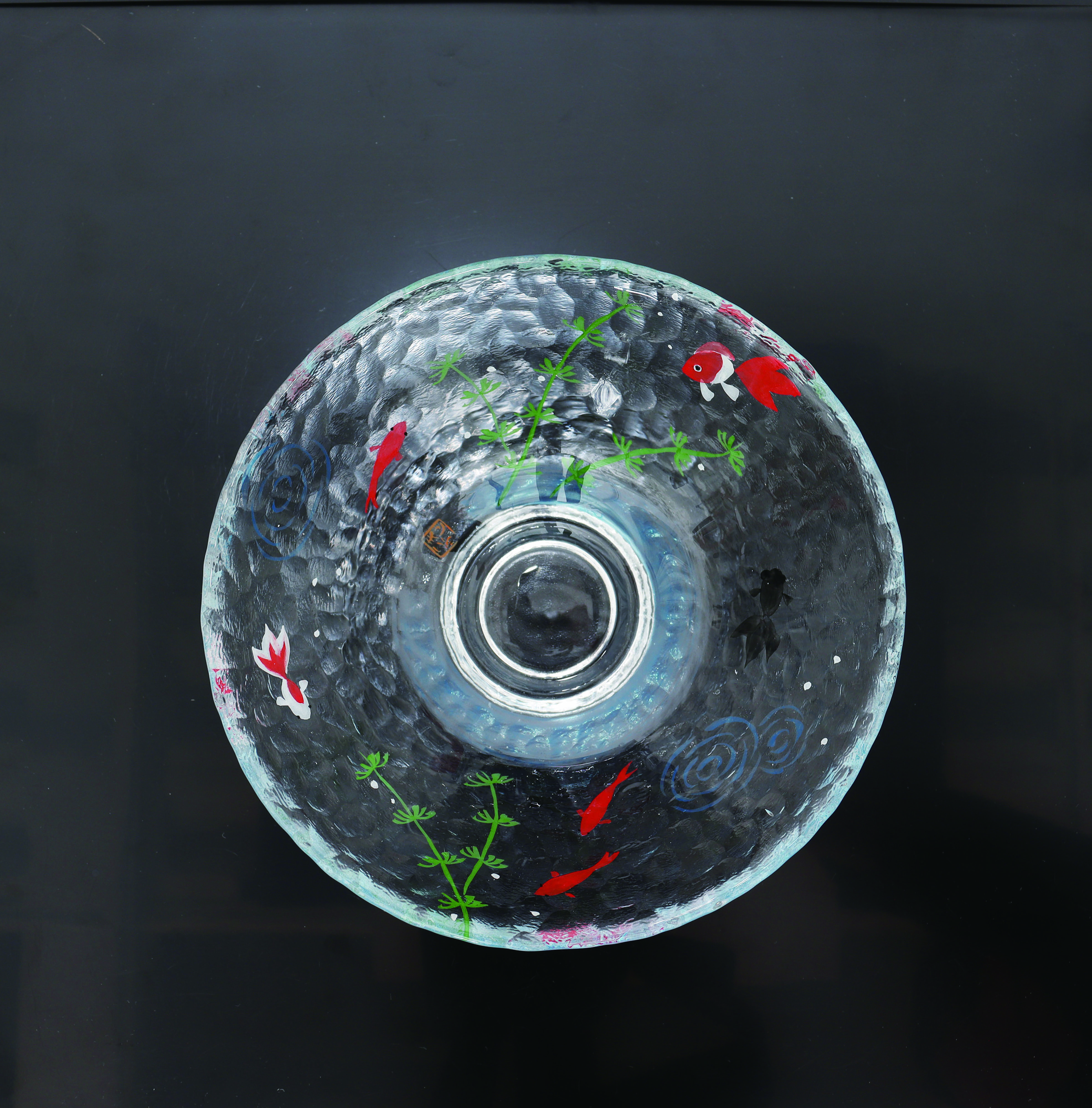 ガラス平茶碗　水草に金魚達＜耐熱＞　小手毬窯　紙箱